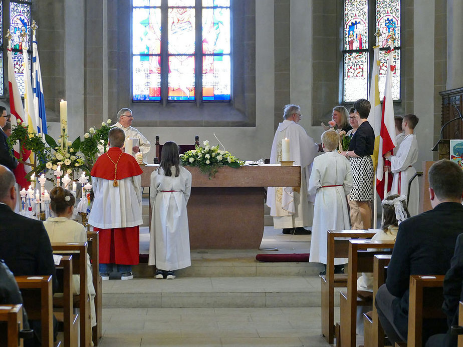 Feier der 1. Heiligen Kommunion in Sankt Crescentius (Foto: Karl-Franz Thiede)